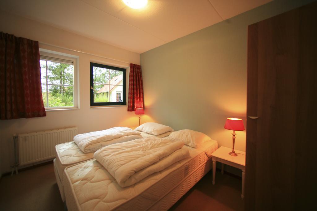 Roompot Recreatiepark De Tolplas Vriezenveen Zimmer foto